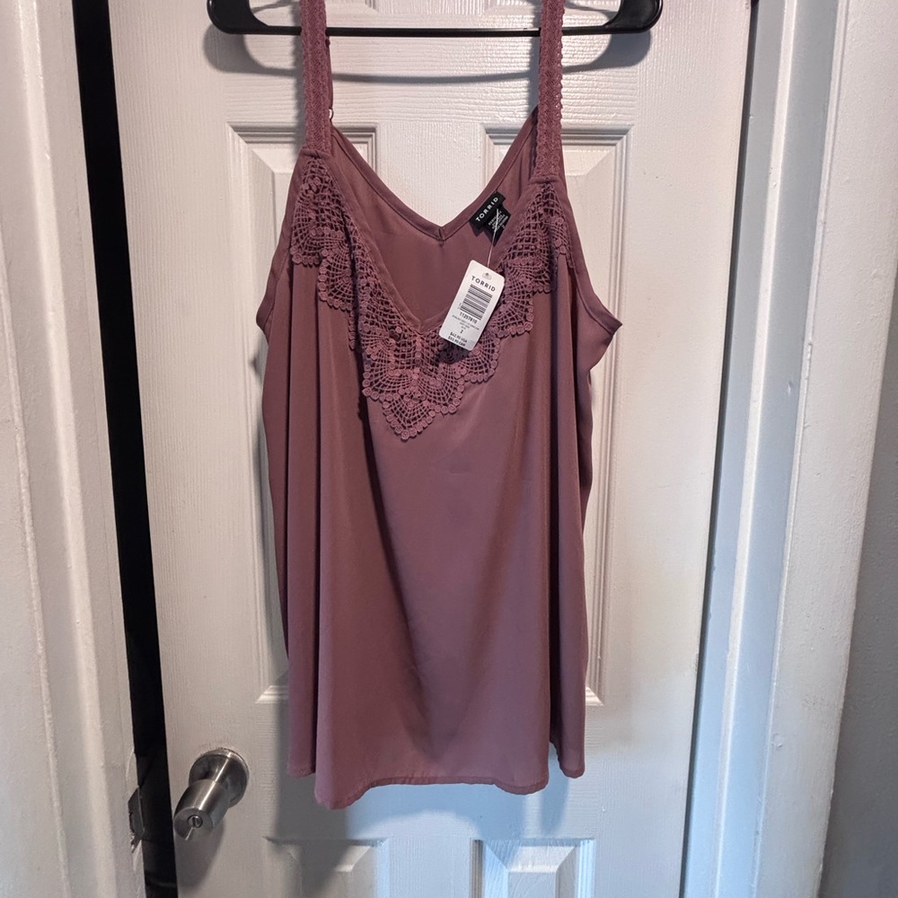Pink Relaxed Camisole with Lace Detailing